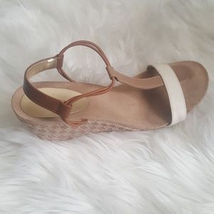 good condition mulan wedge sandal